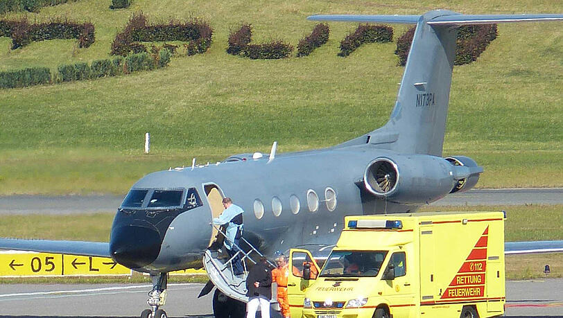 Am 27. August war der Ebola-Patient mit dem Flugzeug vom Typ Gulfstream III in Hamburg gelandet. Daraufhin wurde er ins Universitätsklinikum Eppendorf gebracht. Am 27. August war der Ebola-Patient mit dem Flugzeug vom Typ Gulfstream III in Hamburg gelandet. Daraufhin wurde er ins Universitätsklinikum Eppendorf gebracht.