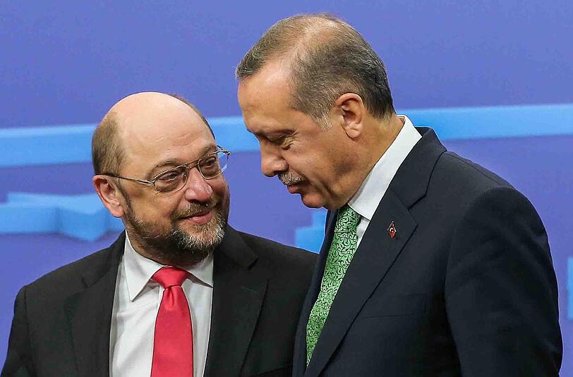 EU-Parlamentspräsident Martin Schulz bei einem Treffen mit dem türkischen Präsidenten Erdogan in Brüssel. Foto: Julien Warnand/Archiv