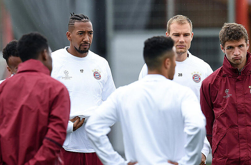 Andächtige Zuhörer: Jerome Boateng, Holger Badstuber und Thomas Müller (von links).