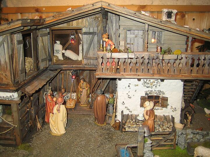 Leise rieselt... D'Blutenburgler suchen jetzt Krippen für ihre Ausstellung.