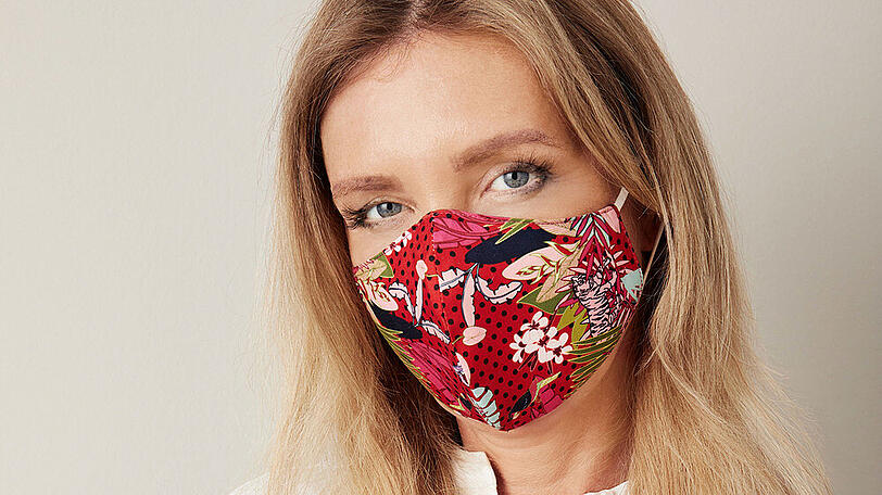 Designerin Jette Joop bringt mit Lidl eine Masken-Kollektion heraus.