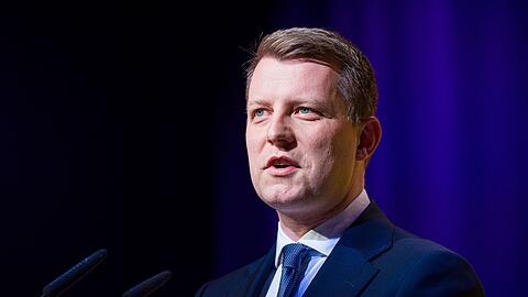 NRW-FDP-Chef Henning H&ouml;ne will die F&uuml;hrung der Bundespartei &uuml;bernehmen. (Archivbild)