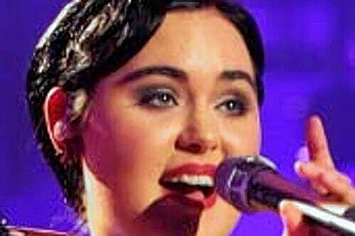 Wurde durch Dieter Bohlens TV-Castingshow &bdquo;Deutschland sucht den Superstar&ldquo; (DSDS) zum Schlagersternchen : Vanessa Neigert aus Nürnberg.