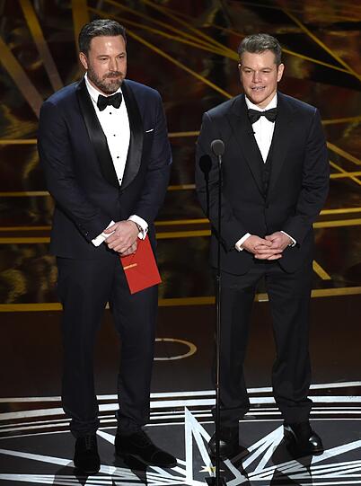 Kurz nach seinem Oscar-Auftritt 2017 ließ sich Ben Affleck einweisen. Auf Facebook rührt er mit einem emotionalen Geständnis und dankt Noch-Ehefrau Jennifer Garner  "für die Liebe von meiner Familie und meinen Freunden zu erfahren, einschließlich der Mutter meiner Kinder, Jen&ldquo;.