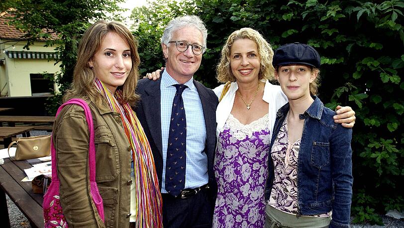 Michaela May mit Exmann Jack Schiffer und den gemeinsamen Töchtern Alexandra und Lilian Michaela May mit Exmann Jack Schiffer und den gemeinsamen Töchtern Alexandra und Lilian