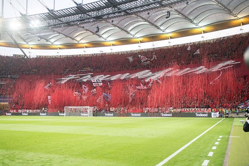 Die Fans von Eintracht Frankfurt sorgen mit ihren Choreos für Begeisterung in Europa.
