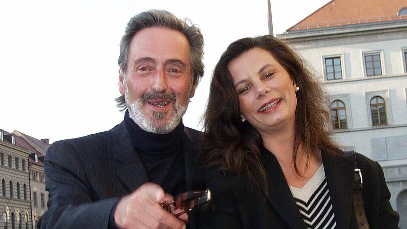Große Liebe: Kult-Filmemacher Helmut Dietl (&dagger; 70) und Tamara Dietl 2001 in München. Zusammen haben sie Tochter Serafina (heute 16).
