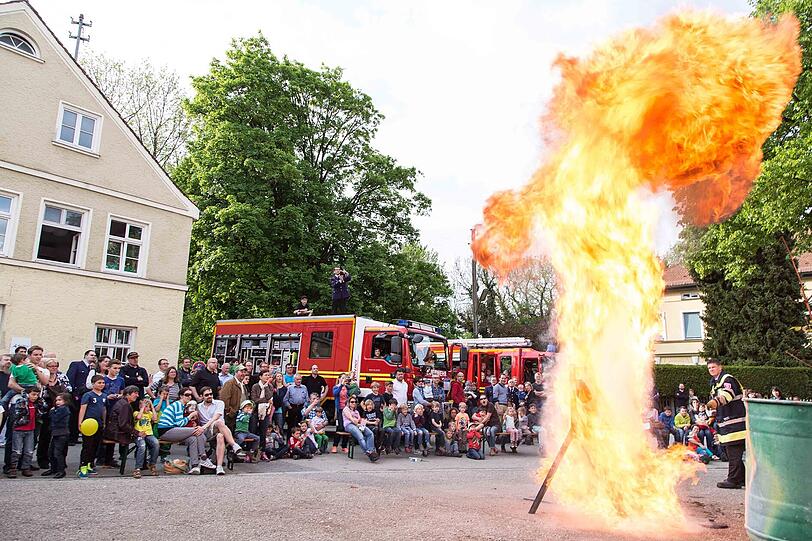 ...eine Demonstration einer Fettexplosion...
