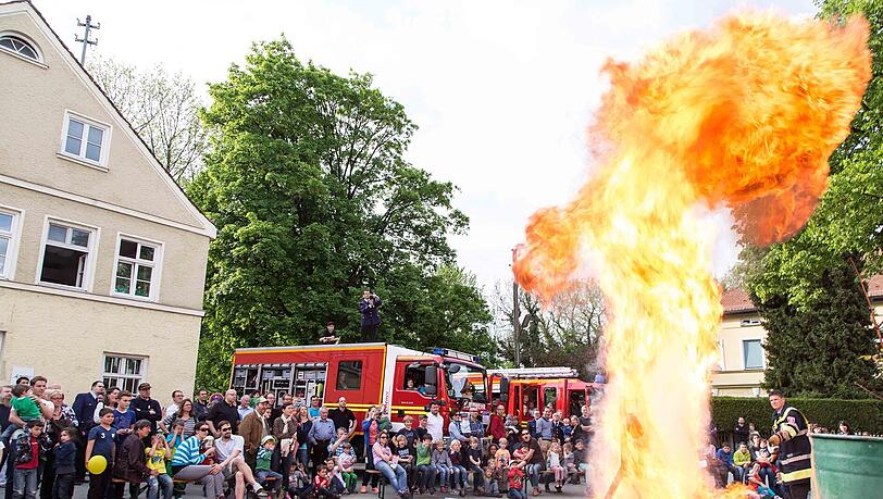 ...eine Demonstration einer Fettexplosion... ...eine Demonstration einer Fettexplosion...