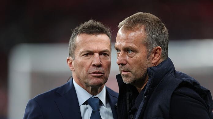Rekordnationalspieler Lothar Matthäus (l) kritisiert auch Bundestrainer Hansi Flick.