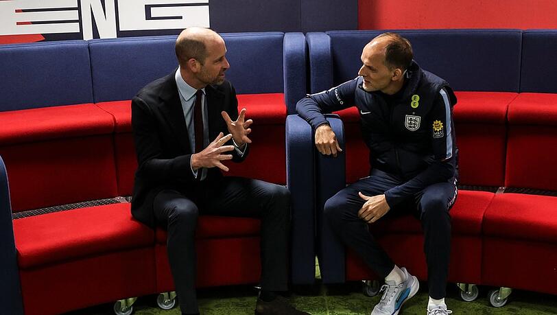 Prinz William ist gro&szlig;er Fu&szlig;ball-Anh&auml;nger. So lie&szlig; er es sich nicht nehmen, vor der Weltmeisterschaft noch mit Thomas Tuchel und seinem Team zu sprechen.