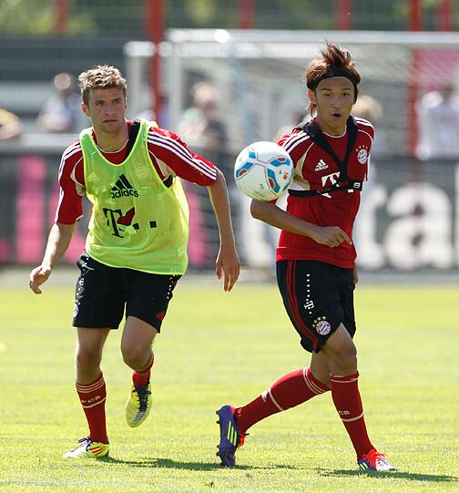 Takashi Usami: erste Kontakte mit den neuen Kollegen.
