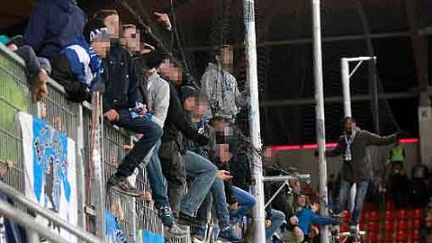 Tatort Ingolstadt: Der Löwen-Fanblock beim Spiel letzten Freitag in Ingolstadt.