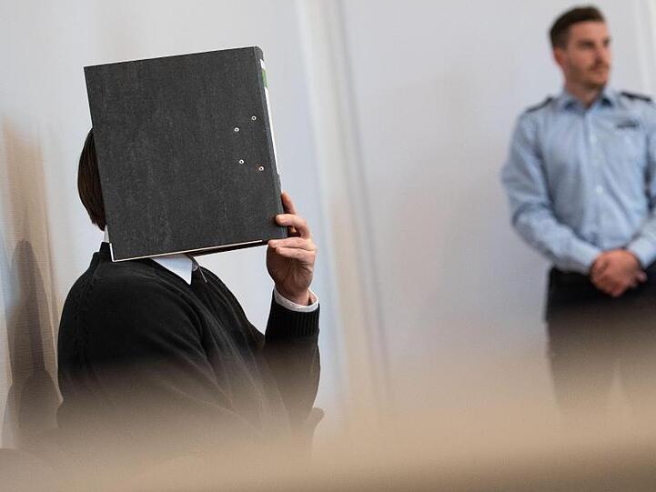 Der 31-jährige Angeklagte im Amtsgericht: Den einschlägig vorbestrafte Mann wurde zu drei Jahren und neun Monaten Haft verurteilt.