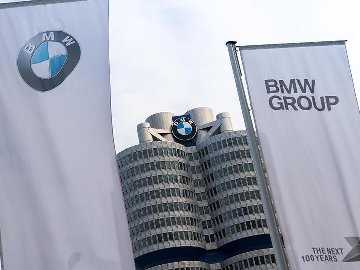 Die BMW-Zentrale. Foto: Peter Kneffel/dpa