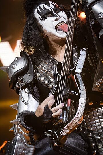 Schminke und Zunge: Gene Simmons legt sich auch nach 40 Jahren Bandbestehen noch ins Zeug.