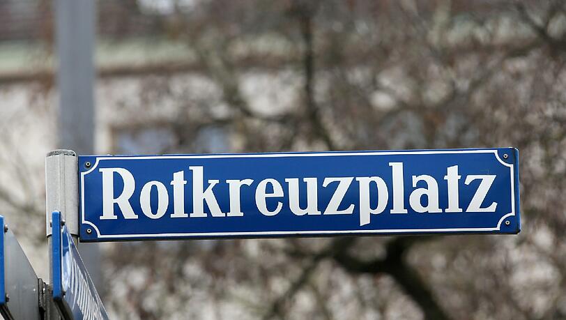 Mehr als der Rotkreuzplatz: Neuhausen. Mehr als der Rotkreuzplatz: Neuhausen.