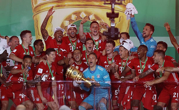 Lang ist es her, dass der FC Bayern in Berlin den DFB-Pokal gewann. 2020 sicherte sich die damalige Mannschaft von Hansi Flick zuletzt das Objekt der Begierde. Lang ist es her, dass der FC Bayern in Berlin den DFB-Pokal gewann. 2020 sicherte sich die damalige Mannschaft von Hansi Flick zuletzt das Objekt der Begierde.