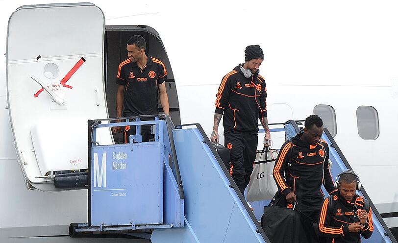 Von rechts: Florent Malouda, Michael Essien, Raul Meireles und Jose Bosingwa.