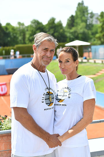 Auch mit dabei: Schauspieler Sven Martinek und Freundin Bianca Rütter. Auch mit dabei: Schauspieler Sven Martinek und Freundin Bianca Rütter.
