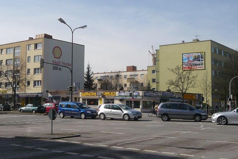 Aber auch der Rest der Fürstenrieder Straße ist nicht sehr ansehnlich und verkommt immer mehr zur Billig-Meile findet die AZ-Leserin.