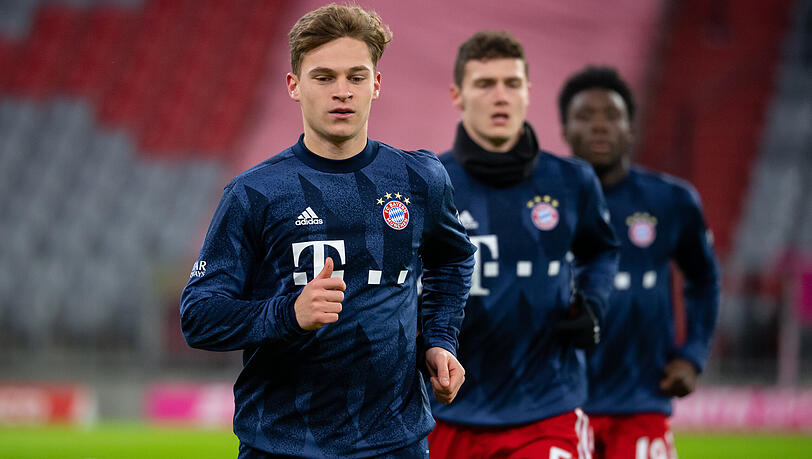Joshua Kimmich läuft gegen Gladbach auf der Sechs auf, Benjamin Pavard könnte den Rechtsverteidiger geben.