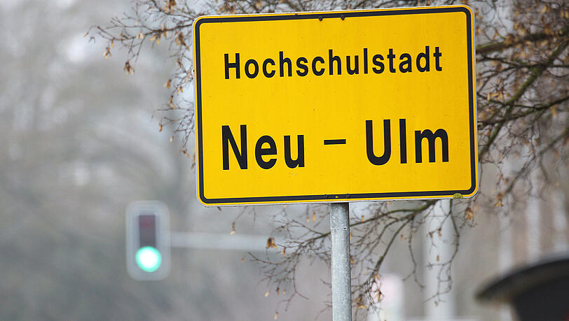 Die Stadt Neu-Ulm möchte aus dem Landkreis Neu-Ulm austreten. Die Stadt Neu-Ulm möchte aus dem Landkreis Neu-Ulm austreten.