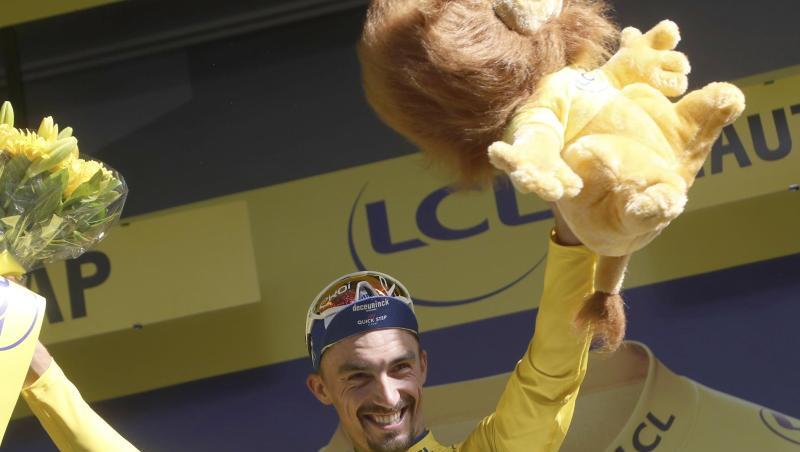 Fährt in Gelb in die Alpen: Julian Alaphilippe. Fährt in Gelb in die Alpen: Julian Alaphilippe.