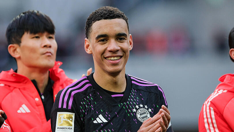 Im Duell mit Darmstadt 98 lieferte Jamal Musiala einmal mehr eine Galavorstellung ab, traf zweimal und legte Serge Gnabry das zwischenzeitliche 4:1 auf. Im Duell mit Darmstadt 98 lieferte Jamal Musiala einmal mehr eine Galavorstellung ab, traf zweimal und legte Serge Gnabry das zwischenzeitliche 4:1 auf.