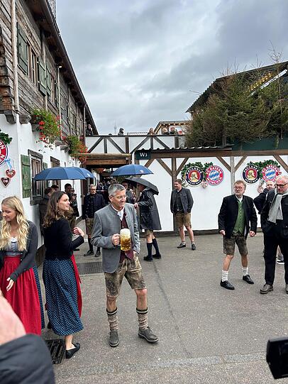Herbert Hainer beim Wiesn-Besuch des FC Bayern am Sonntag.