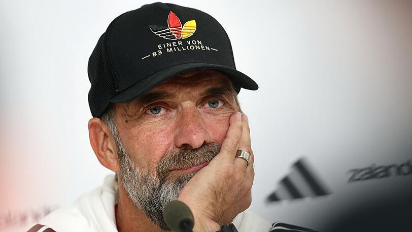Das Kimmich-Thema nervt ihn: Jürgen Klopp bei der Pressekonferenz in Thessaloniki. Das Kimmich-Thema nervt ihn: Jürgen Klopp bei der Pressekonferenz in Thessaloniki.