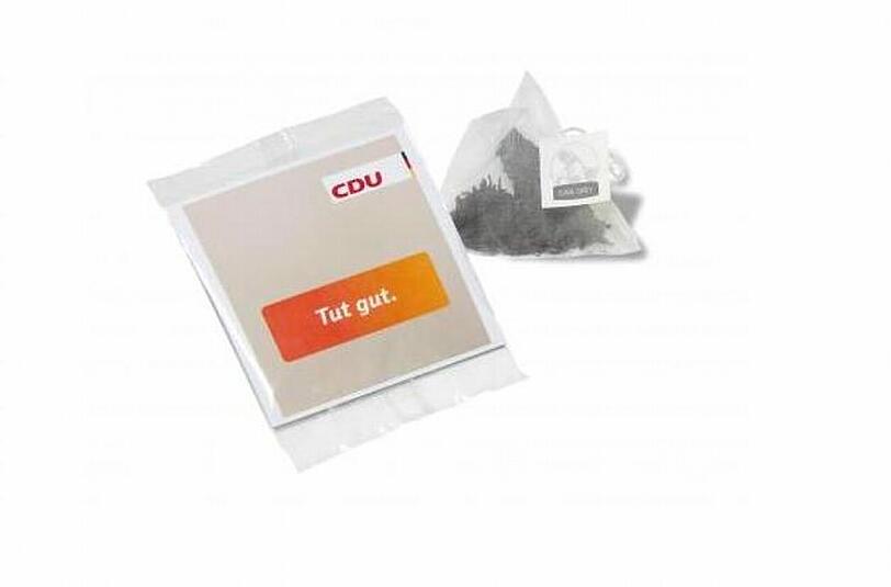 Der CDU-Tee soll gut tun. Welche Kräuter da wohl drin sind?