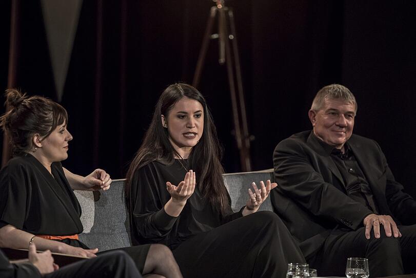 In der ersten "Gottschalk liest?"-Ausgabe waren Sarah Kuttner, Daniel Biskup, Vea Kaiser und Ferdinand von Schirach zu Gast.