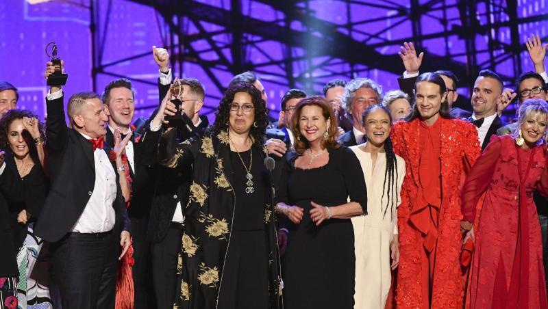 Die Darsteller des Musicals "Hadestown" jubelten bei den Tony Awards in der Radio City Music Hall. Die Darsteller des Musicals "Hadestown" jubelten bei den Tony Awards in der Radio City Music Hall.
