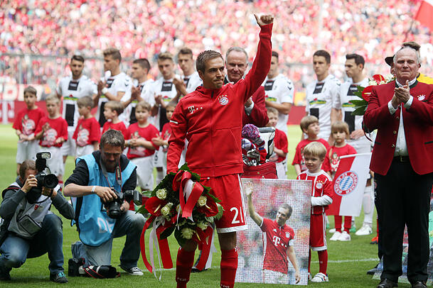 Abschied nehmen hieß 2017 für Philipp Lahm. Die Bayern-Legende beendete in jenem Jahr seine Karriere als Spieler. Abschied nehmen hieß 2017 für Philipp Lahm. Die Bayern-Legende beendete in jenem Jahr seine Karriere als Spieler.