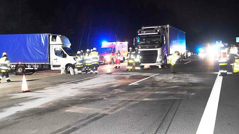 Der Pkw geriet nach dem Crach völlig außer Kontrolle. Er kam erst nach hundert Metern völlig demoliert zum Stehen.