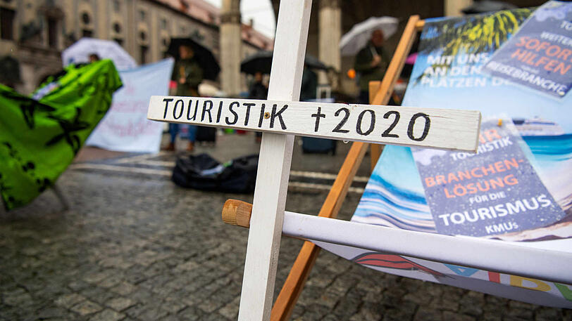 Ende April haben Reiseveranstalter in München demonstriert.