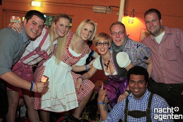 Dirndl, Lederhosen und viel Spaß: Die Party "Tracht und Pracht" am Samstag im Hippodrom auf der Theresienwiese. Mehr Bilder unter: www.nachtagenten.de.