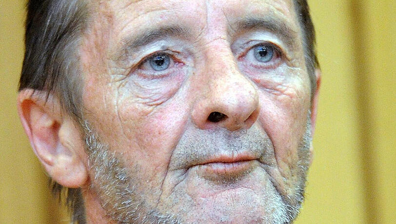 Haftbefehl gegen Phil Rudd: Der Schlagzeuger von ACDC kam zu spät zum Gerichtstermin. Haftbefehl gegen Phil Rudd: Der Schlagzeuger von ACDC kam zu spät zum Gerichtstermin.