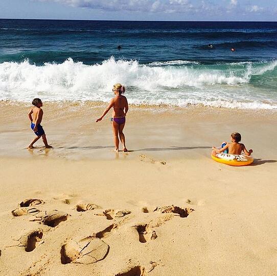 "Miss summer already" schreibt Britney Spears unter dieses Bild. Wenn wir diesen Strand sehen, können wir's auch kaum erwarten, bis wieder Sommer ist.