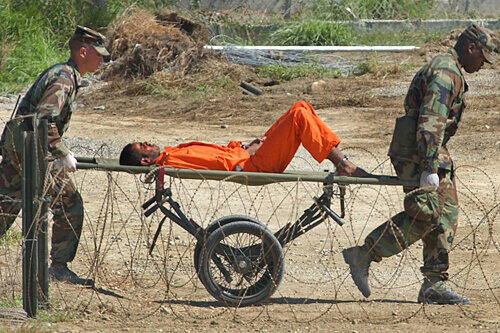 Menschenunwürdige Zustände im US-Internierungscamp Guantanamo auf Kuba.