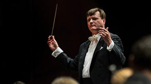 Christian Thielemann als Dirigent der Wiener Philharmoniker in Salzburg.