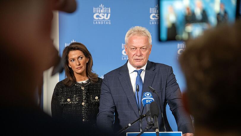 "Ich gehe davon aus, dass wir im Frühjahr kommenden Jahres mit dem Bundesjagdrecht auch durch den Bundesrat durch sein müssten", sagte Rainer.
