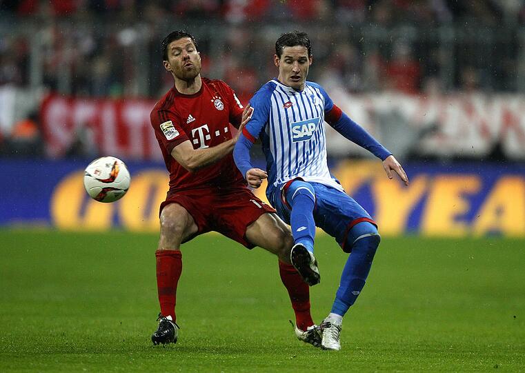 Xabi Alonso, Note 4: Mit seiner besten Szene, als er Baumann zu einer Glanztat zwang (46.). Wirkte bisweilen unkonzentriert, nicht jeder Pass kam beim Mitspieler an.