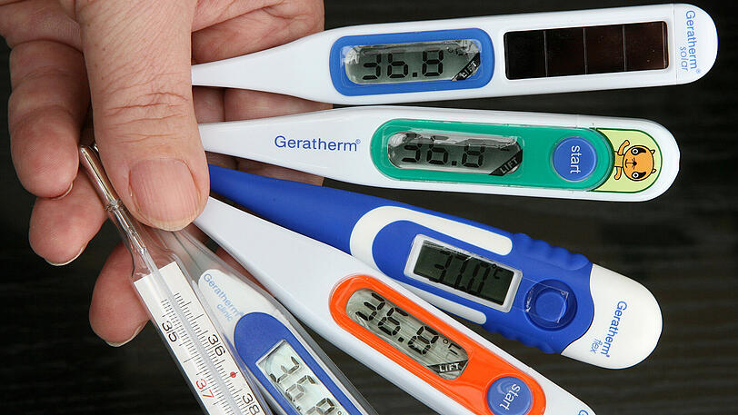 Ab 39 Grad Körpertemperatur spricht man von Fieber. Aber es gibt zahlreiche Hausmittel, die dagegen helfen.