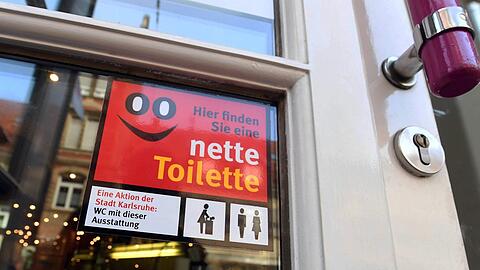 "Hier finden Sie eine nette Toilette" &ndash; so sehen die roten Schilder aus, die Passanten signalisieren, in welchem Wirtshaus sie aufs Häusl dürfen.
