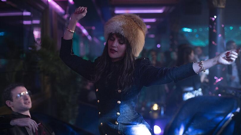 Alicia Vikander als unzähmbarer „Love Interest“ des „Magiers im Kreml“. Alicia Vikander als unzähmbarer „Love Interest“ des „Magiers im Kreml“.