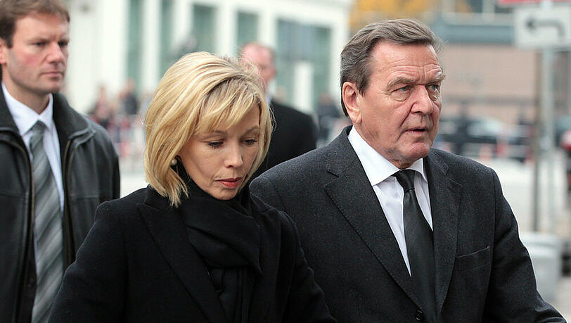 Gerhard Schröder hat sich nach 18 Jahren von seiner Doris getrennt Gerhard Schröder hat sich nach 18 Jahren von seiner Doris getrennt