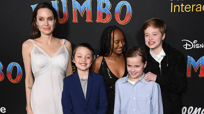 Angelina Jolies Kinder sind mit ihrer neuen Rolle zufrieden