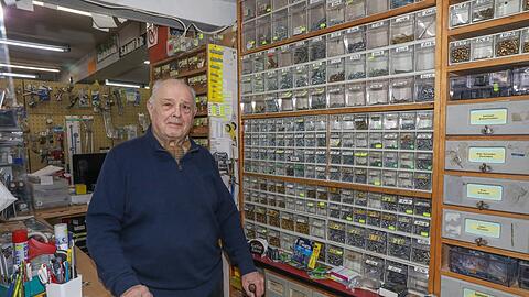 Rund 30.000 Artikel hat Max Josef Mächtlinger in seinem Geschäft geführt. Doch jetzt muss alles raus.